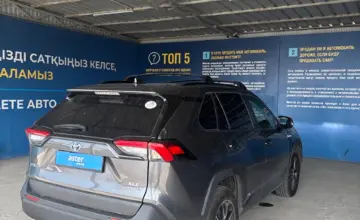 Toyota RAV4 2021 года за 14 000 000 тг. в Алматы