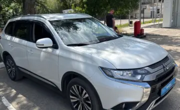 Mitsubishi Outlander 2020 года за 11 000 000 тг. в Актобе фото 3