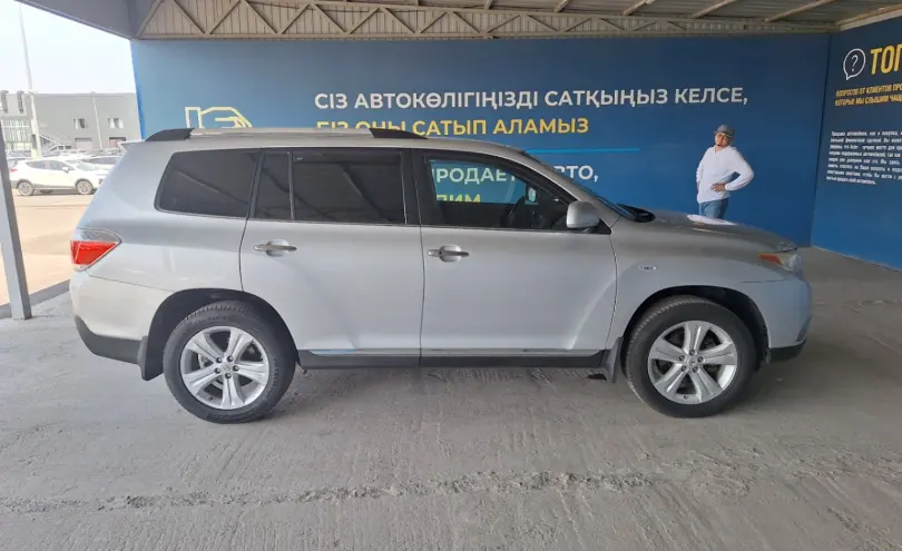 Toyota Highlander 2011 года за 11 000 000 тг. в Алматы фото 4