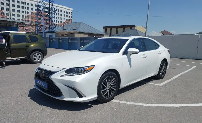 Lexus ES 2016 года за 11 500 000 тг. в Шымкент
