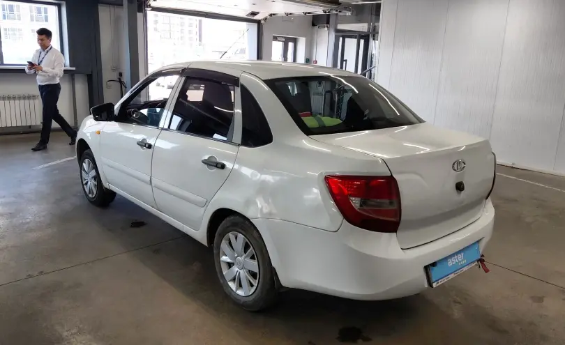 LADA (ВАЗ) Granta 2017 года за 2 500 000 тг. в Астана фото 4