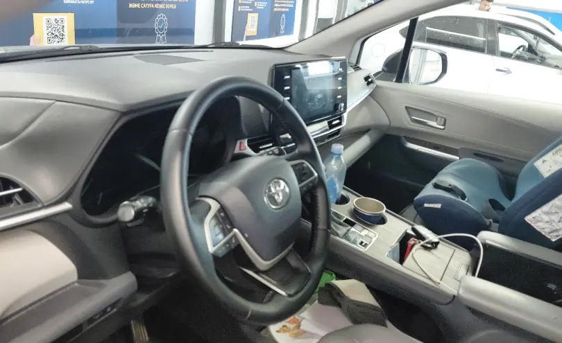 Toyota Sienna 2022 года за 22 000 000 тг. в Астана фото 5