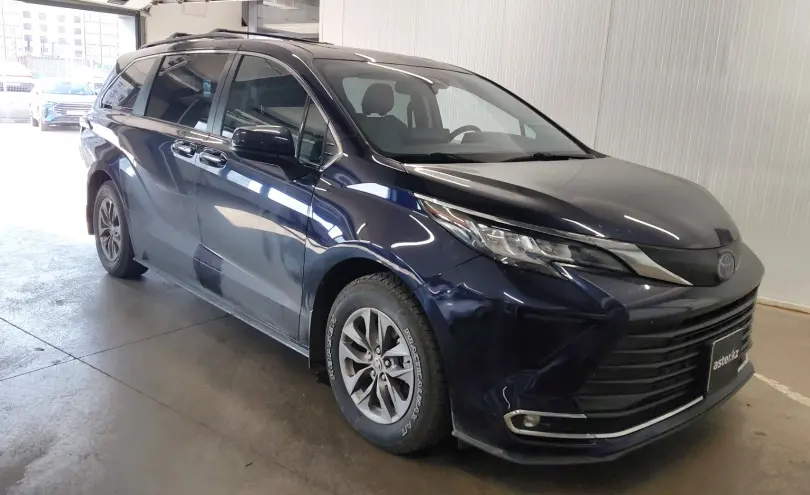 Toyota Sienna 2022 года за 22 000 000 тг. в Астана фото 2
