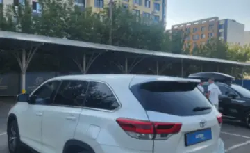 Toyota Highlander 2019 года за 18 000 000 тг. в Алматы фото 4