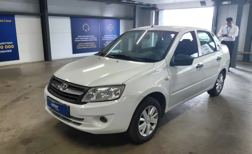 LADA (ВАЗ) Granta 2013 года за 2 000 000 тг. в Астана
