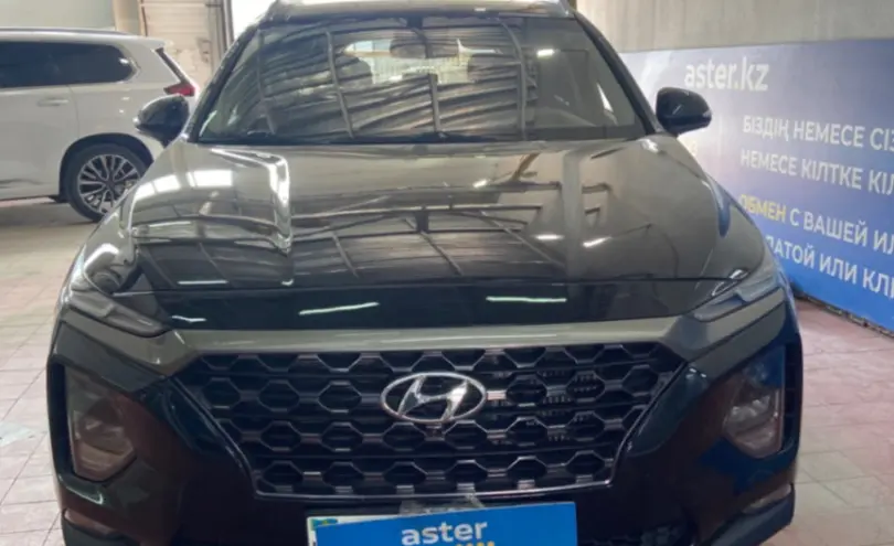 Hyundai Santa Fe 2018 года за 11 000 000 тг. в Астана фото 2