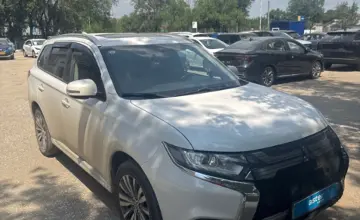 Mitsubishi Outlander 2022 года за 10 500 000 тг. в Актобе фото 3