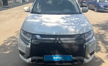 Mitsubishi Outlander 2022 года за 10 500 000 тг. в Актобе фото 2