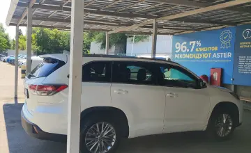 Toyota Highlander 2016 года за 13 000 000 тг. в Алматы фото 4