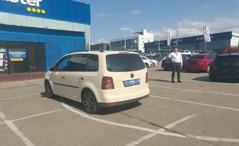 Volkswagen Touran 2010 года за 4 000 000 тг. в Алматы фото 4