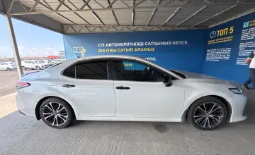 Toyota Camry 2021 года за 15 000 000 тг. в Алматы фото 4