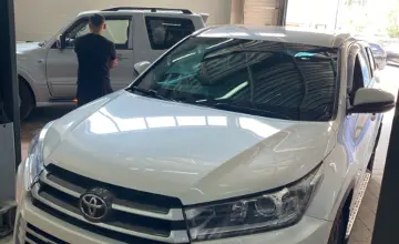 Toyota Highlander 2018 года за 17 500 000 тг. в Астана фото 1