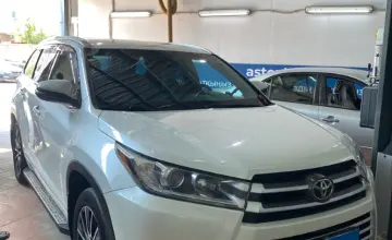 Toyota Highlander 2018 года за 17 500 000 тг. в Астана фото 3