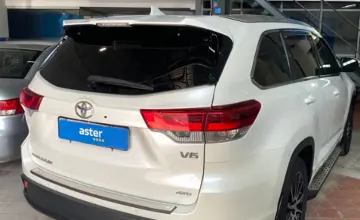 Toyota Highlander 2018 года за 17 500 000 тг. в Астана