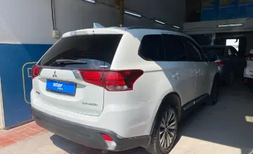 Mitsubishi Outlander 2019 года за 8 500 000 тг. в Астана