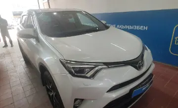 Toyota RAV4 2018 года за 10 000 000 тг. в Астана фото 3