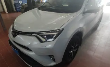 Toyota RAV4 2018 года за 10 000 000 тг. в Астана фото 1