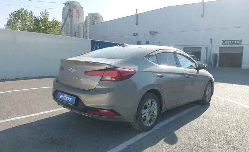 Hyundai Elantra 2019 года за 6 500 000 тг. в Шымкент фото 3