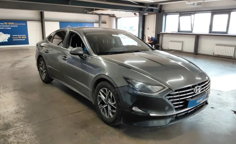 Hyundai Sonata 2020 года за 10 000 000 тг. в Астана фото 2