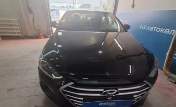 Hyundai Elantra 2018 года за 6 500 000 тг. в Астана фото 2