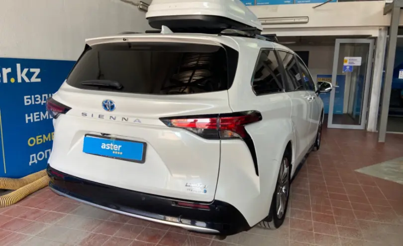 Toyota Sienna 2023 года за 27 000 000 тг. в Астана фото 5