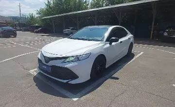 Toyota Camry 2018 года за 14 000 000 тг. в Алматы фото 1