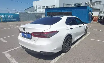 Toyota Camry 2018 года за 14 000 000 тг. в Алматы фото 3