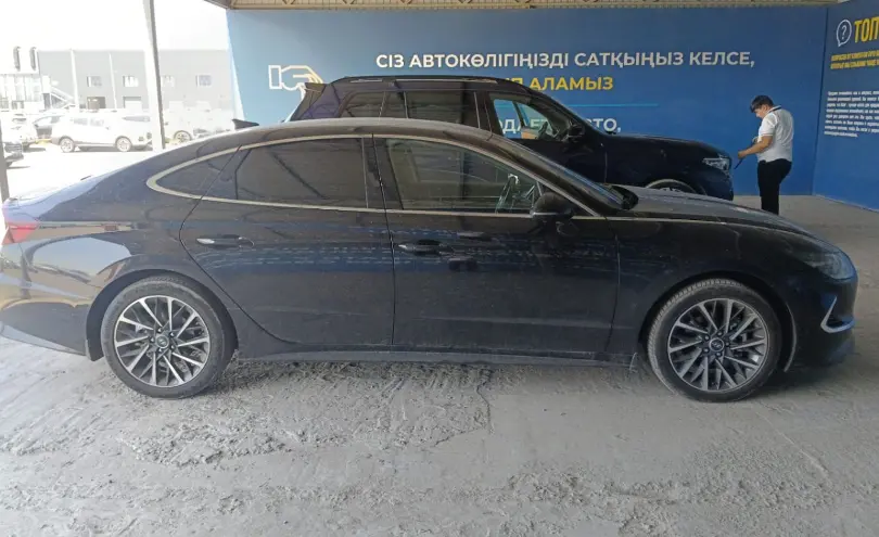 Hyundai Sonata 2021 года за 11 000 000 тг. в Алматы фото 4