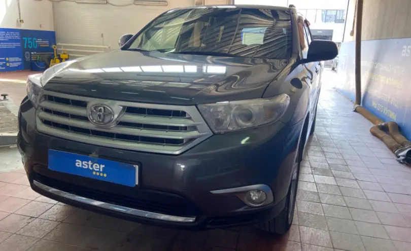 Toyota Highlander 2012 года за 11 000 000 тг. в Астана