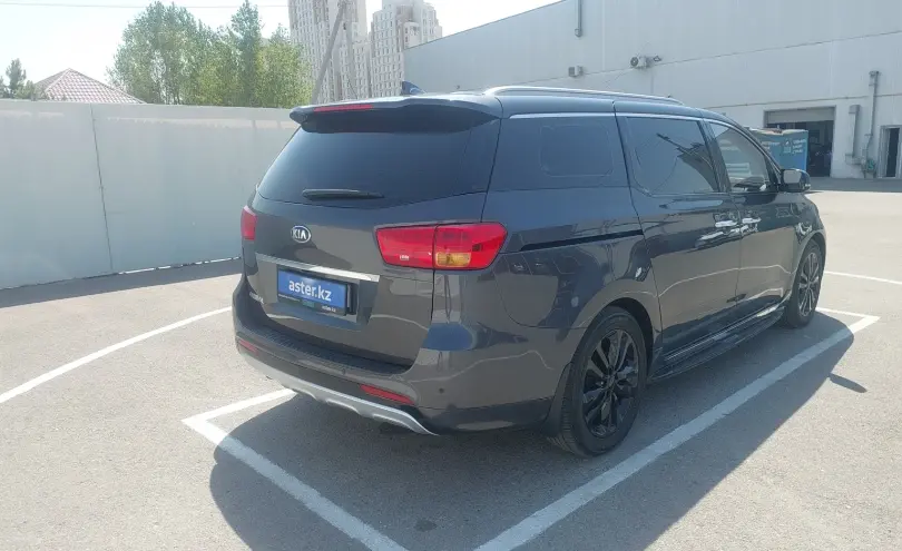 Kia Carnival 2016 года за 10 000 000 тг. в Шымкент фото 3