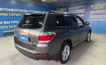 Toyota Highlander 2011 года за 12 000 000 тг. в Алматы