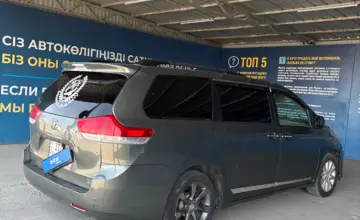Toyota Sienna 2014 года за 11 500 000 тг. в Алматы
