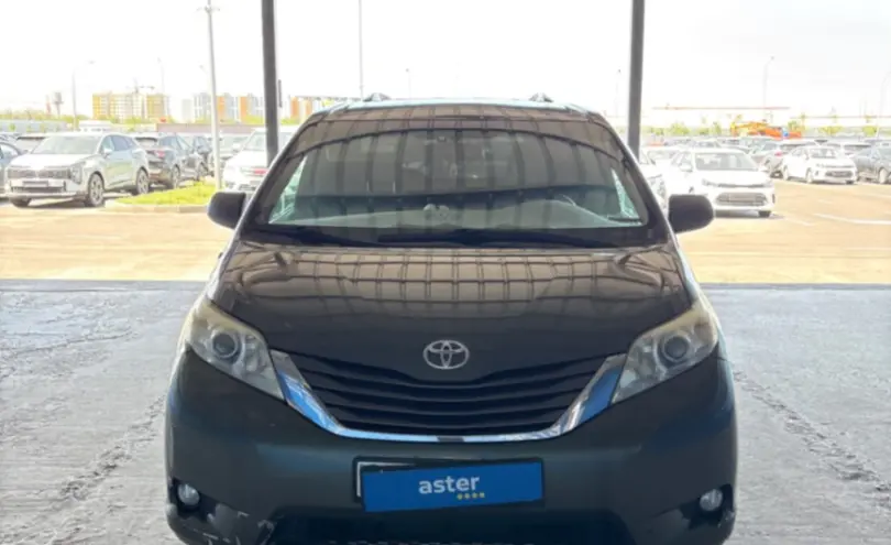 Toyota Sienna 2014 года за 11 500 000 тг. в Алматы фото 2