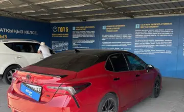 Toyota Camry 2021 года за 10 000 000 тг. в Алматы