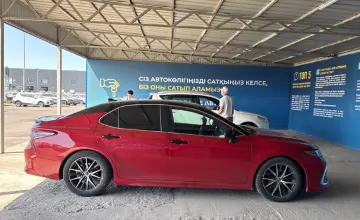 Toyota Camry 2021 года за 10 000 000 тг. в Алматы фото 4