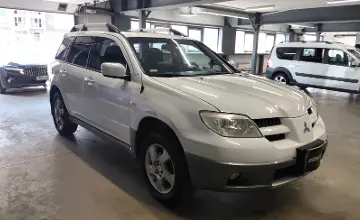 Mitsubishi Outlander 2004 года за 5 000 000 тг. в Астана фото 2