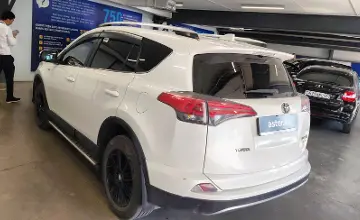 Toyota RAV4 2018 года за 10 500 000 тг. в Астана фото 4