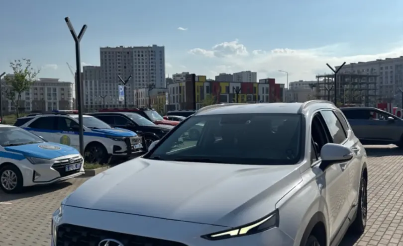 Hyundai Santa Fe 2021 года за 12 000 000 тг. в Астана