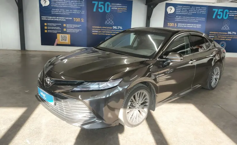 Toyota Camry 2018 года за 13 000 000 тг. в Астана
