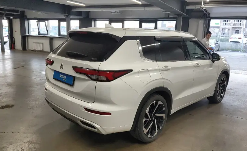 Mitsubishi Outlander 2023 года за 18 500 000 тг. в Астана фото 3
