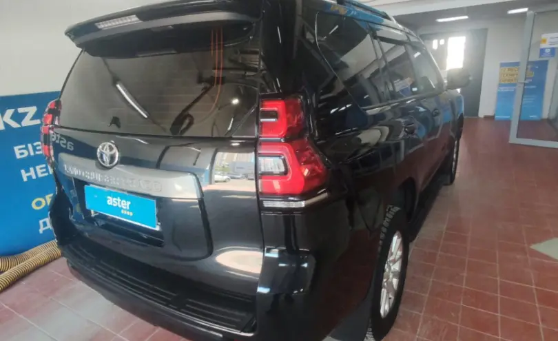 Toyota Land Cruiser Prado 2018 года за 23 000 000 тг. в Астана фото 5