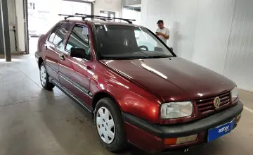 Volkswagen Vento 1993 года за 1 200 000 тг. в Астана фото 2