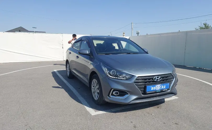 Hyundai Accent 2018 года за 7 000 000 тг. в Шымкент фото 2
