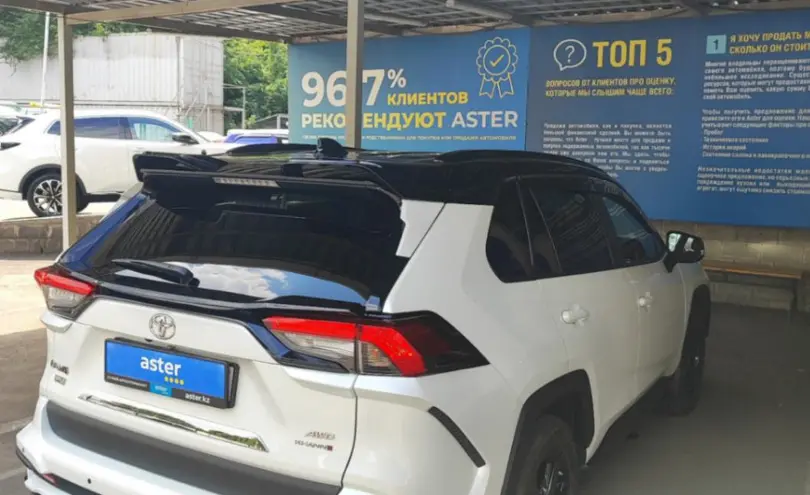 Toyota RAV4 2022 года за 19 700 000 тг. в Алматы фото 5