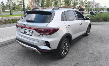 Kia Rio 2021 года за 7 500 000 тг. в Астана