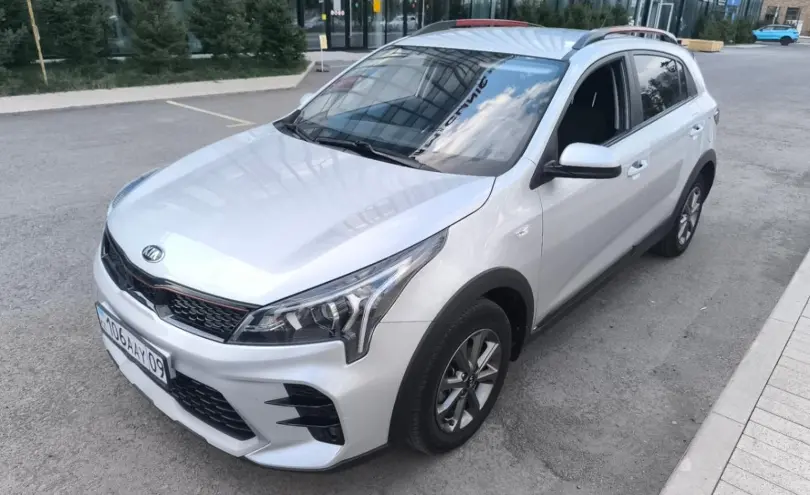 Kia Rio 2021 года за 7 500 000 тг. в Астана