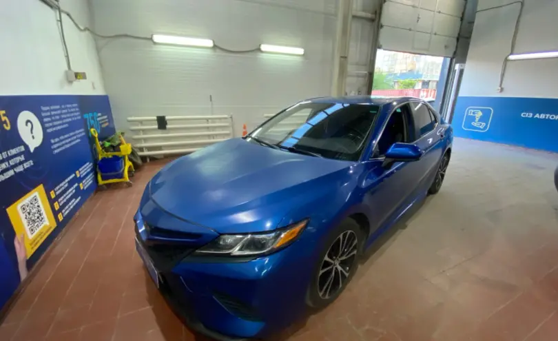 Toyota Camry 2019 года за 11 000 000 тг. в Астана