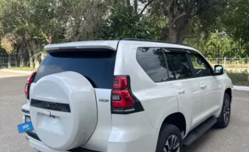Toyota Land Cruiser Prado 2021 года за 27 000 000 тг. в Актобе