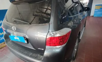 Toyota Highlander 2011 года за 15 000 000 тг. в Астана