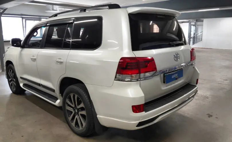 Toyota Land Cruiser 2016 года за 28 000 000 тг. в Астана фото 4